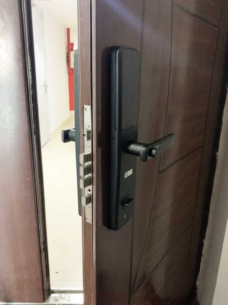 Phân phối thiết bị nhà thông minh, Cổng tự động, Khóa thông minh, Chuông hình, Rèm tự động ở CCHome