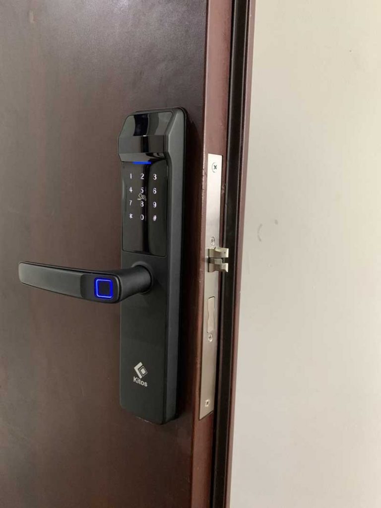 Phân phối thiết bị nhà thông minh, Cổng tự động, Khóa thông minh, Chuông hình, Rèm tự động ở CCHome