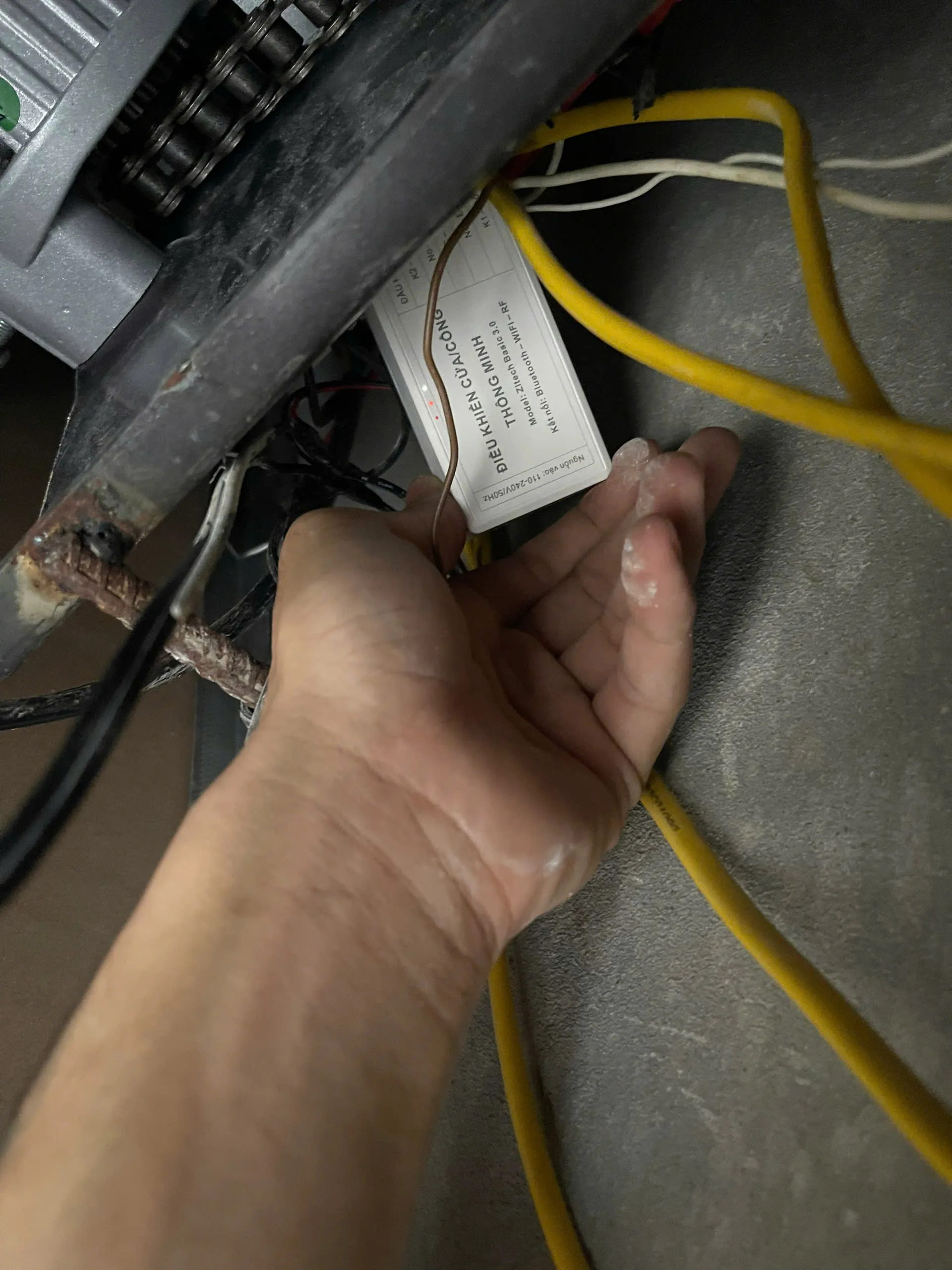 Điều Khiển Cửa Cuốn Từ Xa